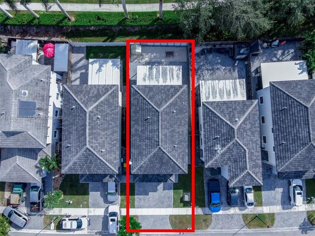 3174 SE 3rd Dr, Homestead, FL 33033