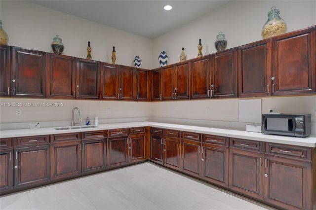 3174 SE 3rd Dr, Homestead, FL 33033