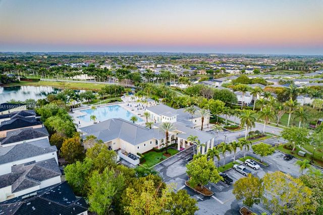 3174 SE 3rd Dr, Homestead, FL 33033