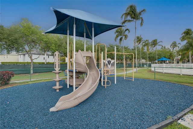 3174 SE 3rd Dr, Homestead, FL 33033