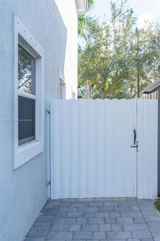 3174 SE 3rd Dr, Homestead, FL 33033