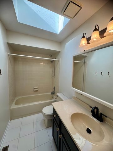 5710 Coronado Vista, Crystal Lake, IL 60014