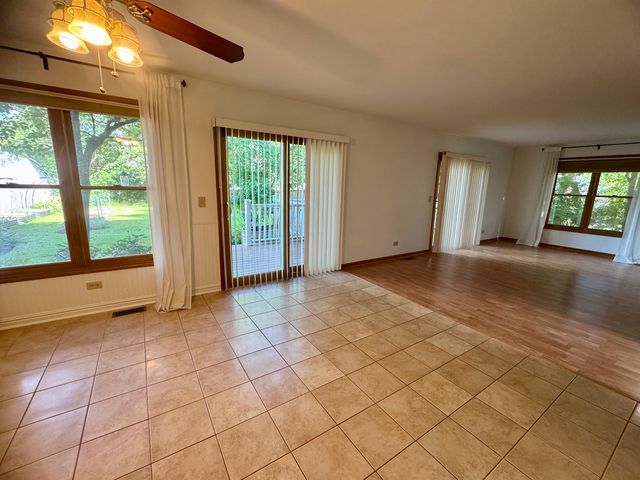 5710 Coronado Vista, Crystal Lake, IL 60014