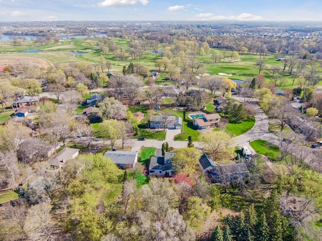 812 Oriole Lane, Chaska, MN 55318