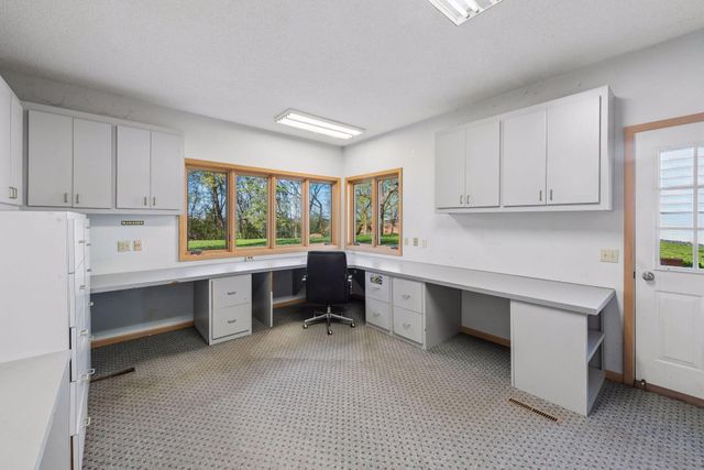 812 Oriole Lane, Chaska, MN 55318