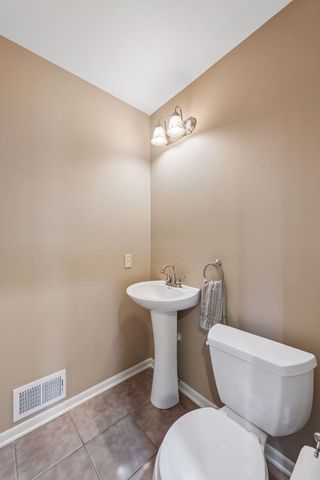 812 Oriole Lane, Chaska, MN 55318