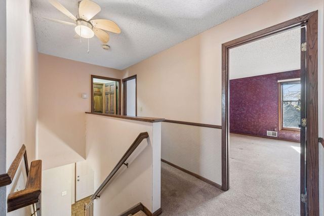 812 Oriole Lane, Chaska, MN 55318