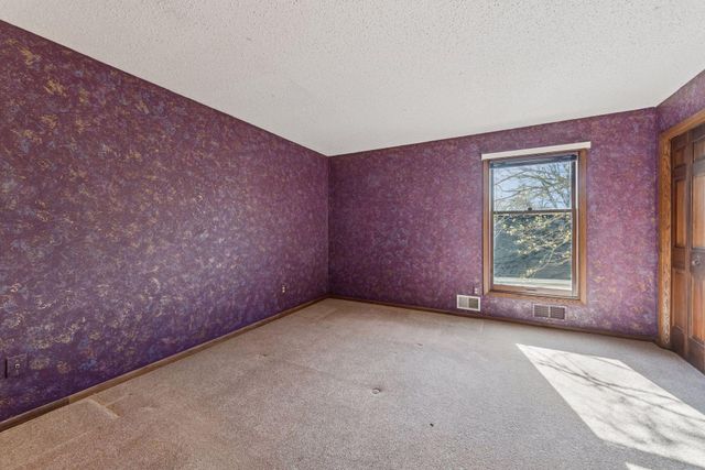 812 Oriole Lane, Chaska, MN 55318