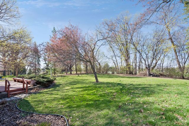 812 Oriole Lane, Chaska, MN 55318