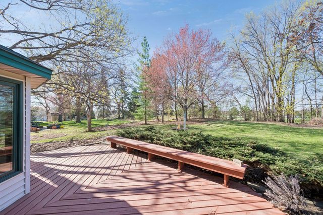 812 Oriole Lane, Chaska, MN 55318