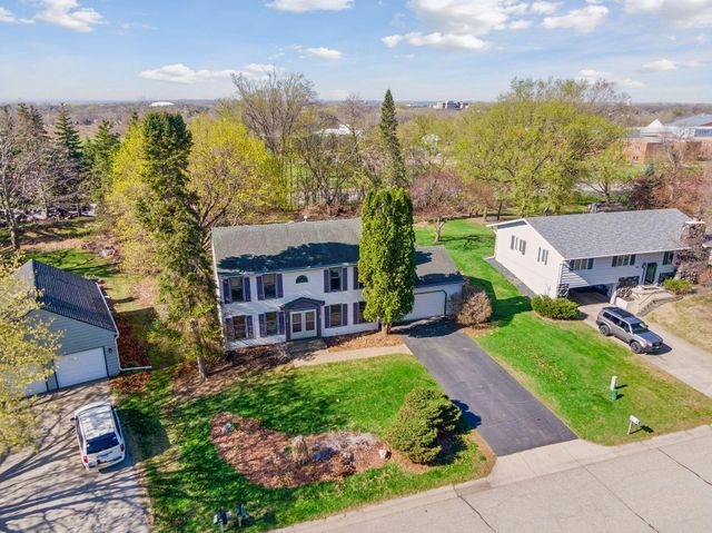 812 Oriole Lane, Chaska, MN 55318