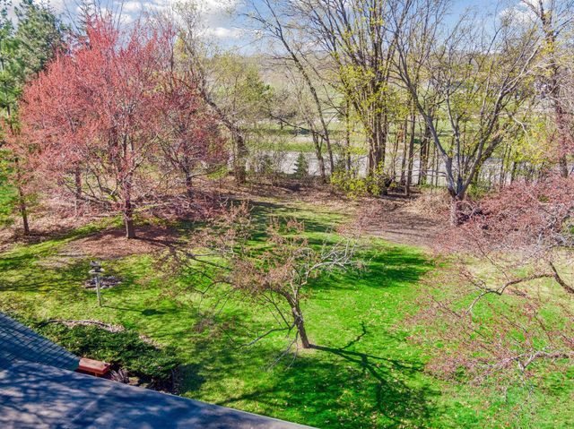 812 Oriole Lane, Chaska, MN 55318