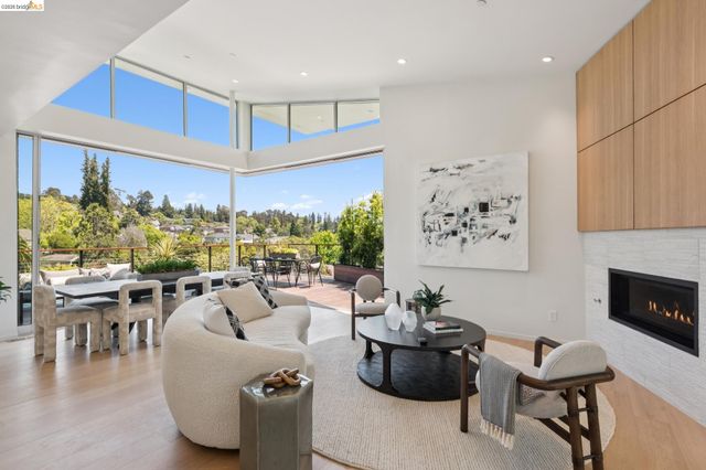 26 Ronada Ave, Piedmont, CA 94611
