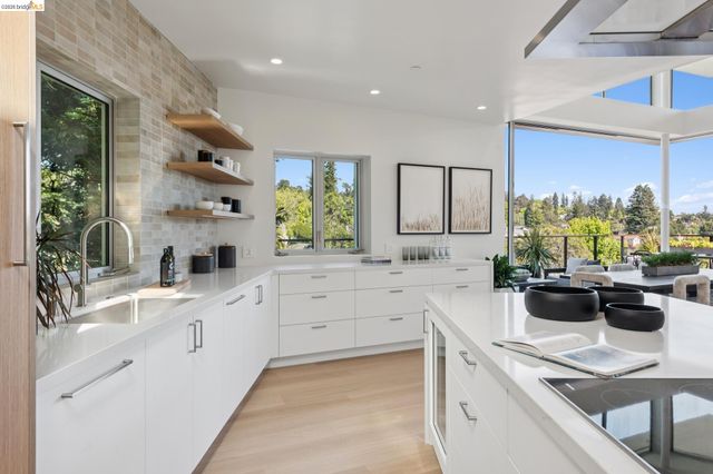 26 Ronada Ave, Piedmont, CA 94611