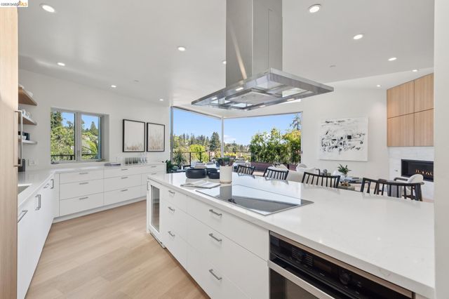 26 Ronada Ave, Piedmont, CA 94611