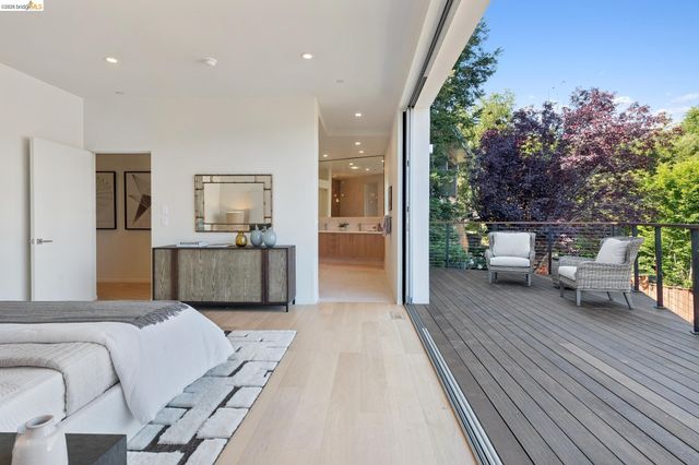 26 Ronada Ave, Piedmont, CA 94611