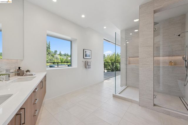 26 Ronada Ave, Piedmont, CA 94611
