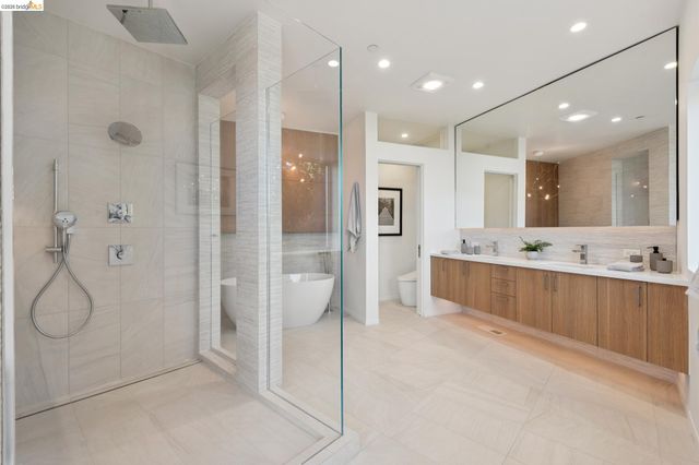 26 Ronada Ave, Piedmont, CA 94611