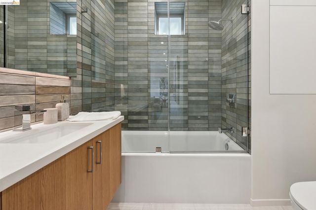 26 Ronada Ave, Piedmont, CA 94611