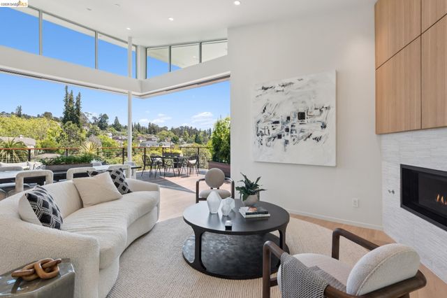 26 Ronada Ave, Piedmont, CA 94611