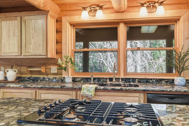 2428 Rancho Paradiso, Avery, CA 95224