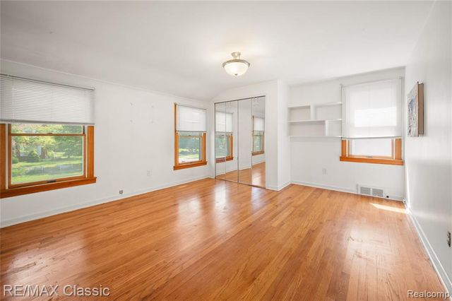 28411 Eldorado Place, Lathrup Village, MI 48076