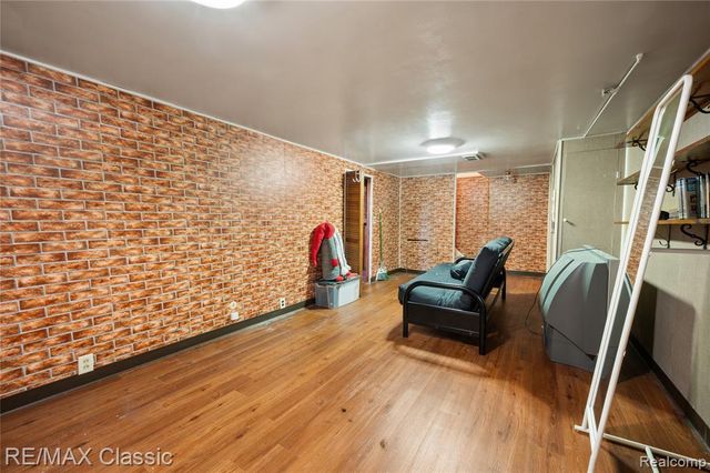 28411 Eldorado Place, Lathrup Village, MI 48076
