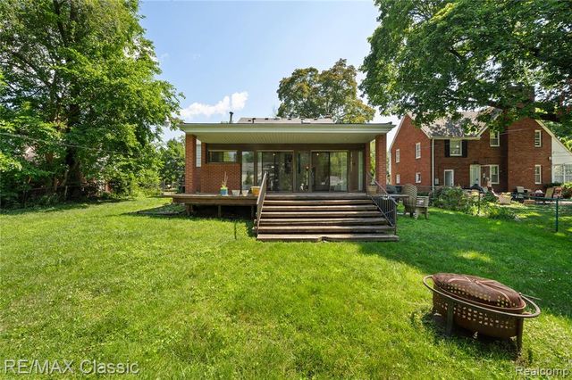 28411 Eldorado Place, Lathrup Village, MI 48076