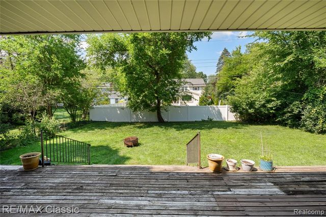 28411 Eldorado Place, Lathrup Village, MI 48076