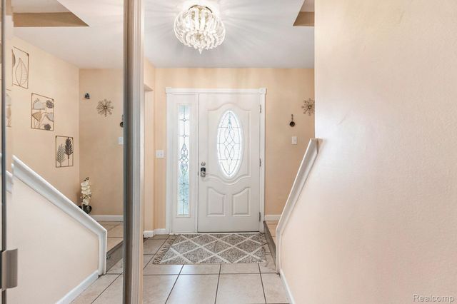 4810 Benjamin Drive, Sterling Heights, MI 48310