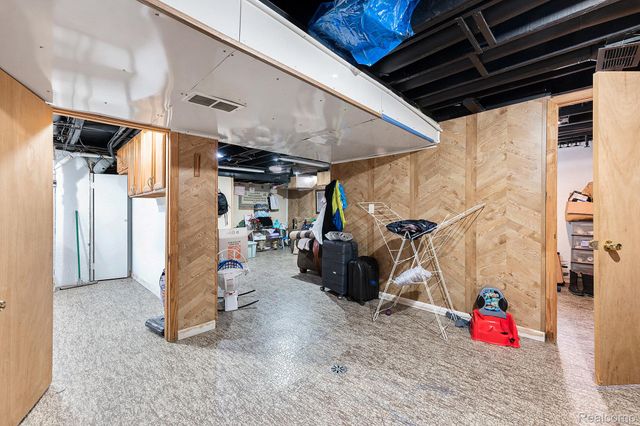 4810 Benjamin Drive, Sterling Heights, MI 48310