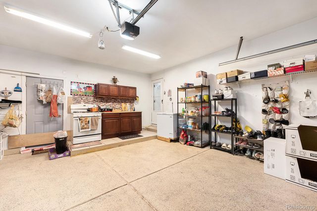 4810 Benjamin Drive, Sterling Heights, MI 48310