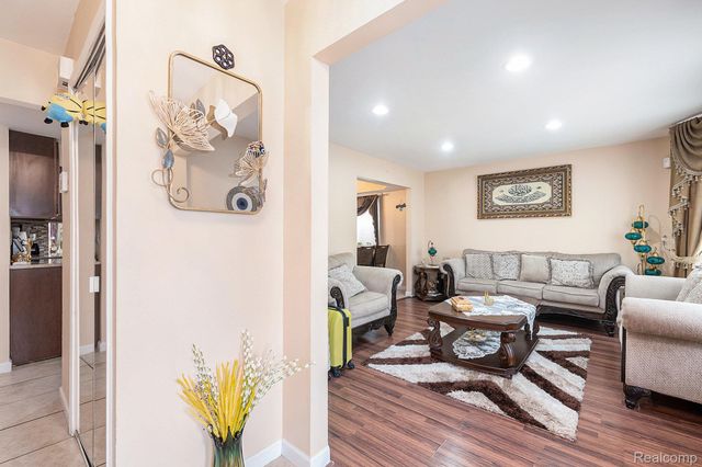 4810 Benjamin Drive, Sterling Heights, MI 48310