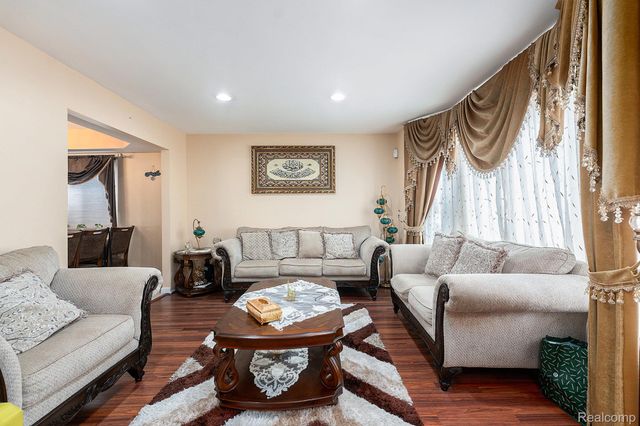 4810 Benjamin Drive, Sterling Heights, MI 48310