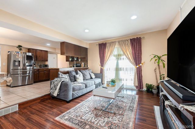 4810 Benjamin Drive, Sterling Heights, MI 48310