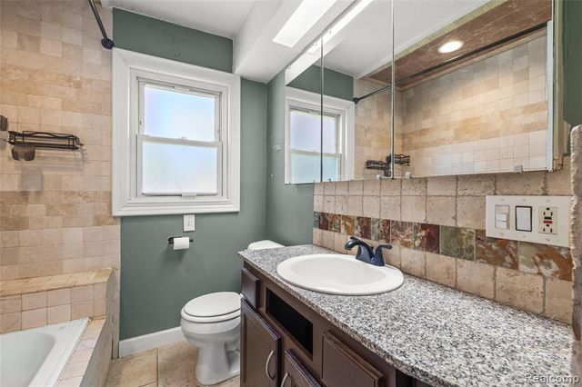 26274 Mcdonald Street, Dearborn Heights, MI 48125