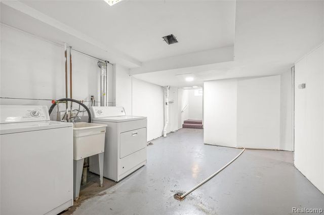 26274 Mcdonald Street, Dearborn Heights, MI 48125