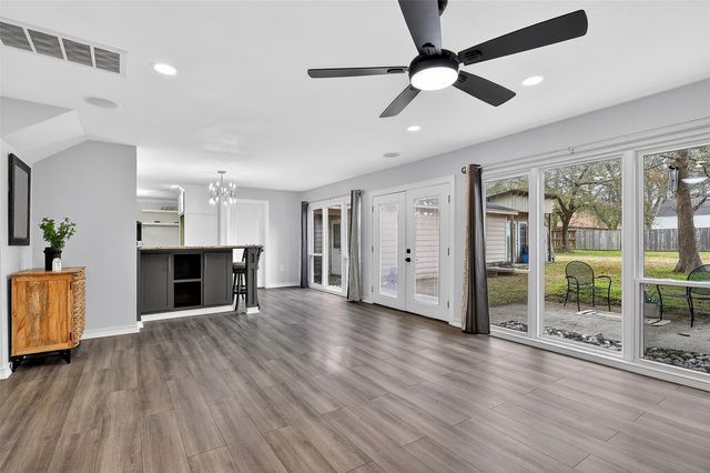 17106 Spring Creek Forest, North Houston, TX 77379