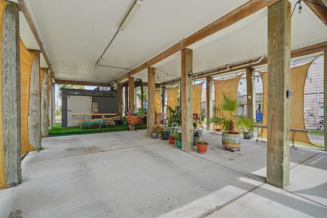 710 35th Street, Galveston, TX 77550