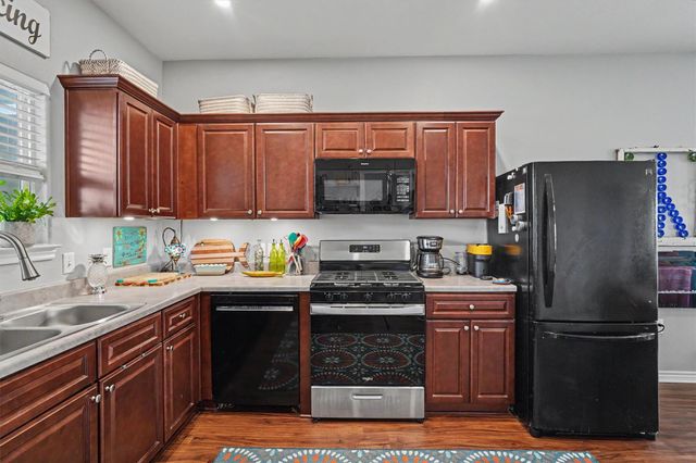 710 35th Street, Galveston, TX 77550