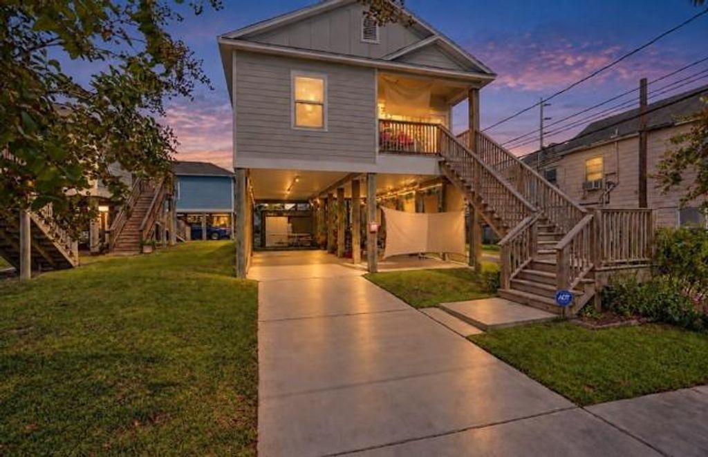 710 35th Street, Galveston, TX 77550