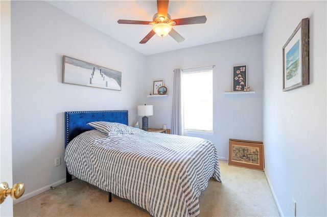 19619 E 7th Street Court N, Independence, MO 64056