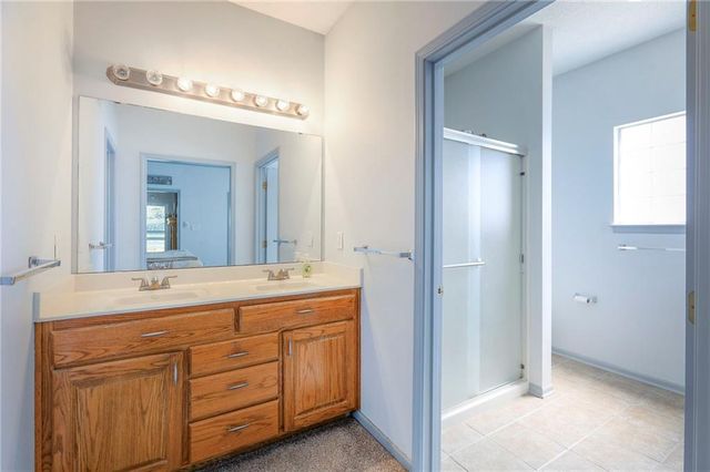 19619 E 7th Street Court N, Independence, MO 64056