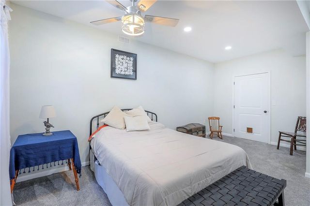 19619 E 7th Street Court N, Independence, MO 64056