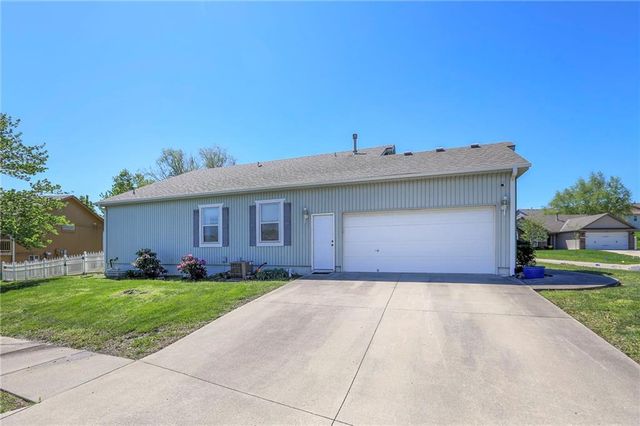 19619 E 7th Street Court N, Independence, MO 64056