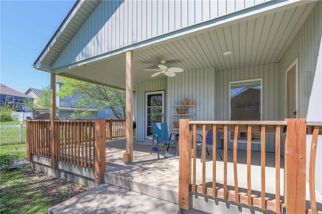 19619 E 7th Street Court N, Independence, MO 64056