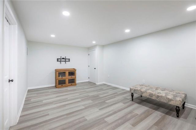 19619 E 7th Street Court N, Independence, MO 64056