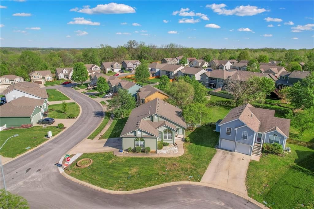 19619 E 7th Street Court N, Independence, MO 64056