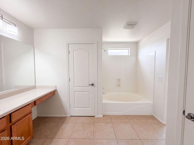 1390 E RYAN Road, San Tan Valley, AZ 85140