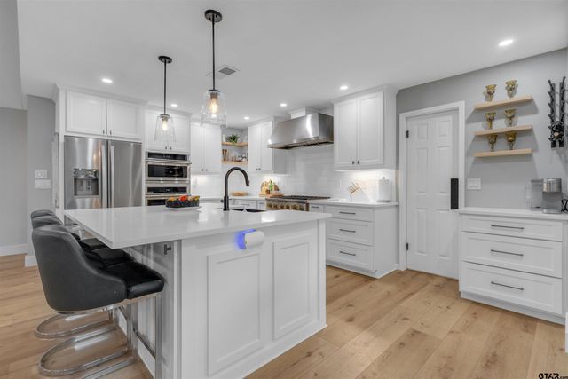 125 Rainbow Cove, Holly Lake Ranch, TX 75765